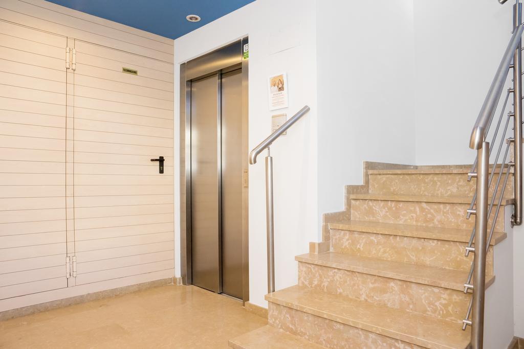 Apartamentos Sabinas El Pilar Saragosse Extérieur photo